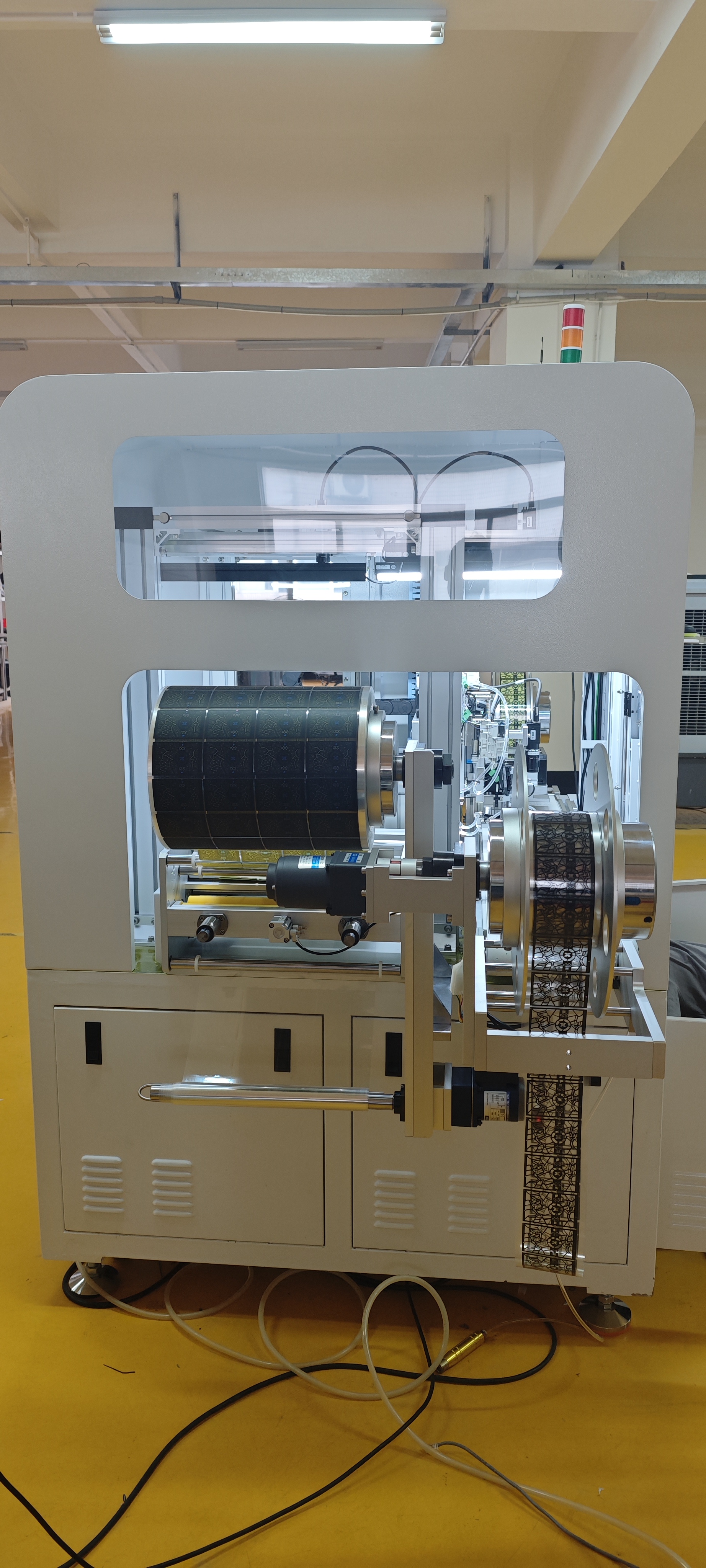 高精度视觉对位电子烟星空屏贴标机